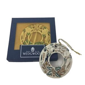 Wedgewood White Jasperware Annual Noel Wreath Disc 2 Ornaments 1997 & 1994 w/Box